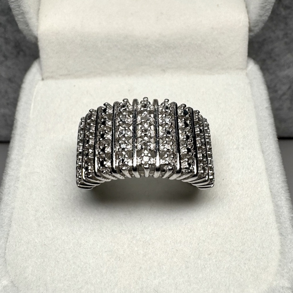 925 Diamond Cut Sterling Silver DL Ring Size 7.25